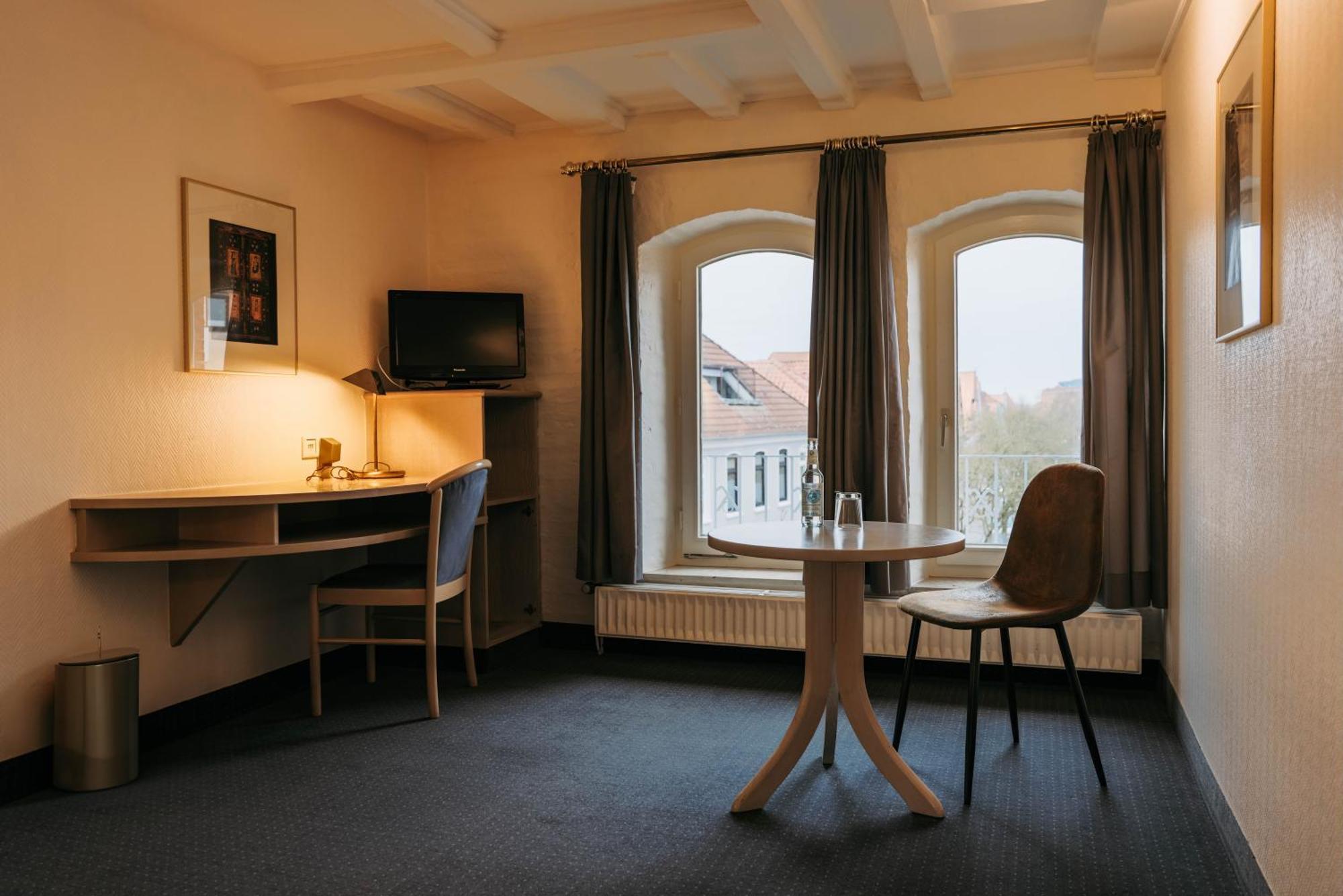 Zur Muehle - Hotel Am Fleth Buxtehude Exterior photo
